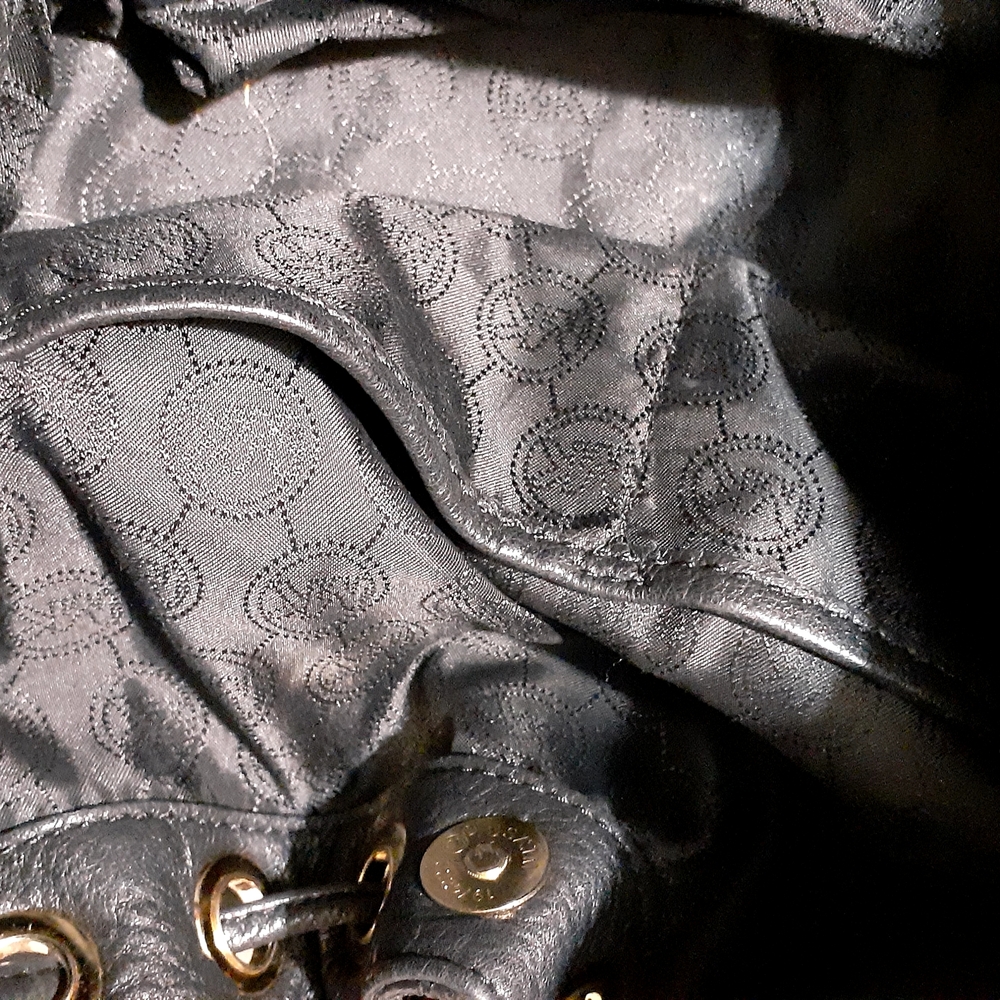 Michael Kors Black Leather Shoulder Bag - Picture 8 of 17